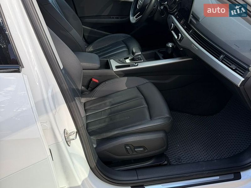 Седан Audi A4 2023 в Чернигове