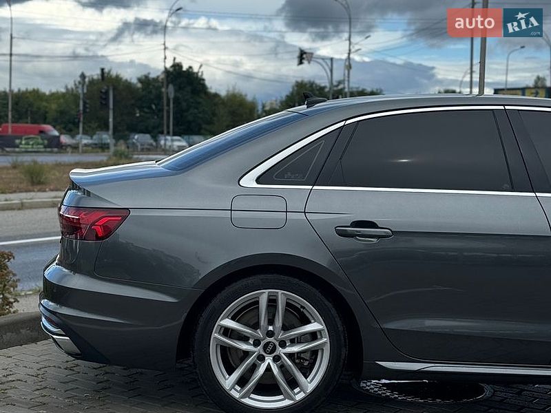 Седан Audi A4 2021 в Києві