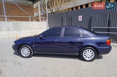 Седан Audi A4 1996 в Львові