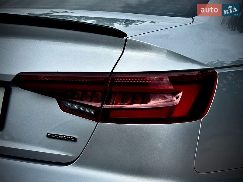 Седан Audi A4 2017 в Киеве