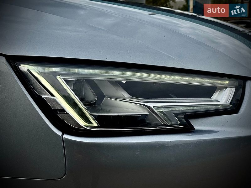 Седан Audi A4 2017 в Киеве
