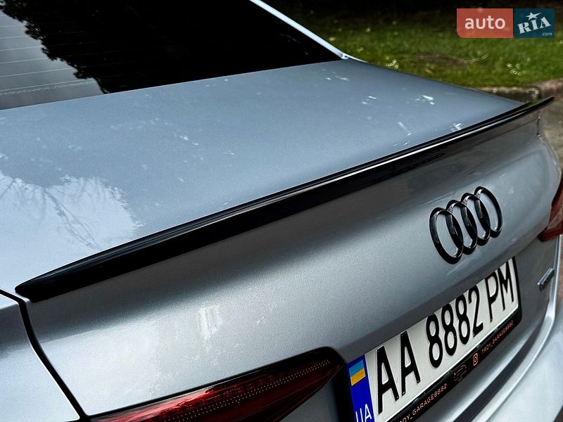 Седан Audi A4 2017 в Киеве