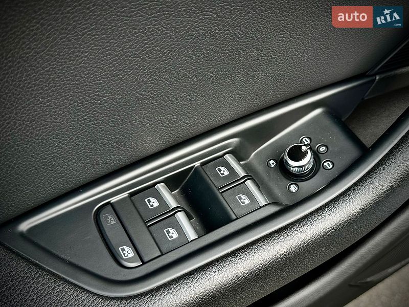 Седан Audi A4 2017 в Киеве