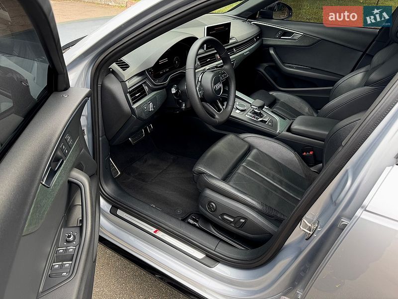 Седан Audi A4 2017 в Киеве