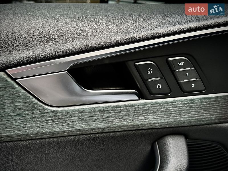 Седан Audi A4 2017 в Киеве