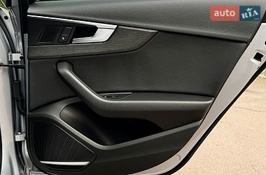 Седан Audi A4 2017 в Киеве