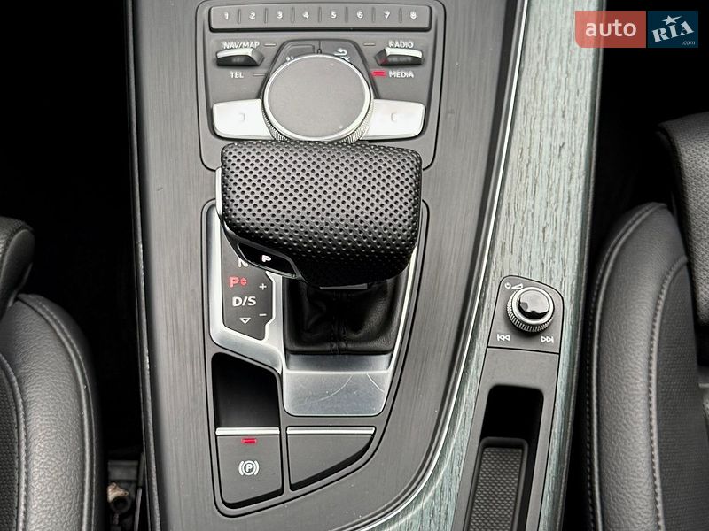 Седан Audi A4 2017 в Киеве