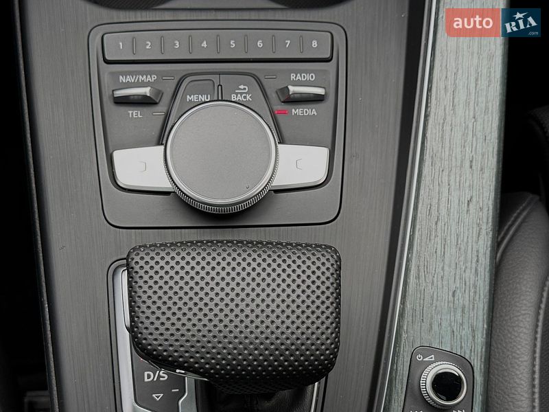 Седан Audi A4 2017 в Киеве