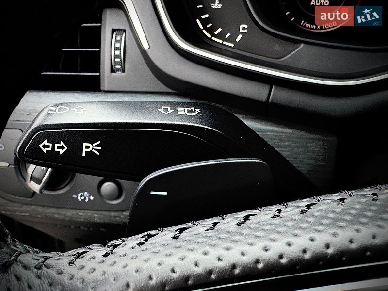 Седан Audi A4 2017 в Киеве