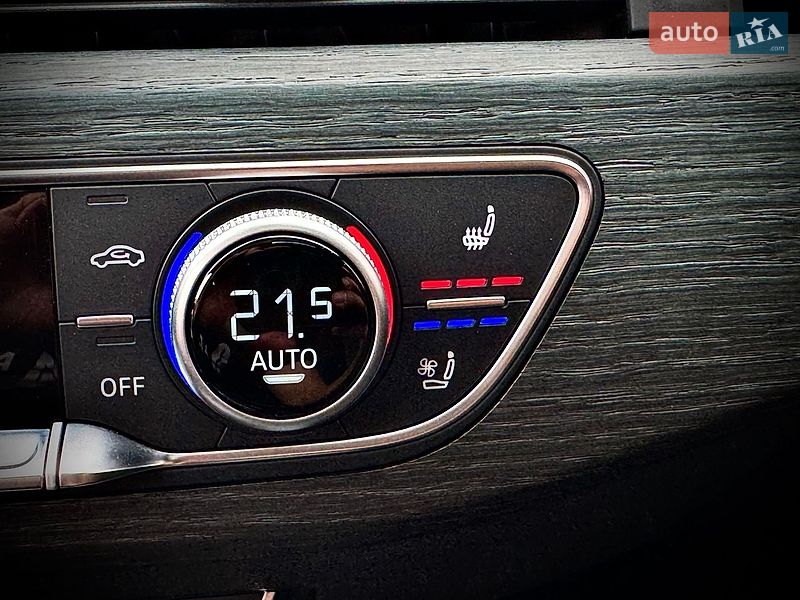 Седан Audi A4 2017 в Киеве