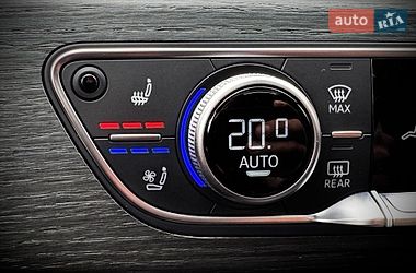 Седан Audi A4 2017 в Киеве