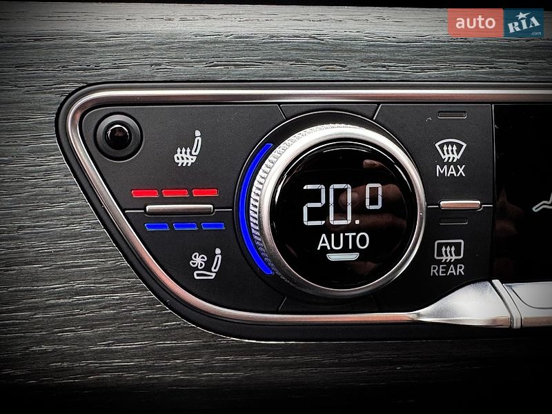 Седан Audi A4 2017 в Киеве