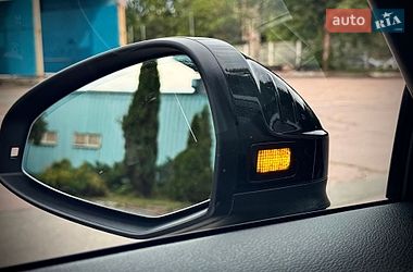 Седан Audi A4 2017 в Киеве