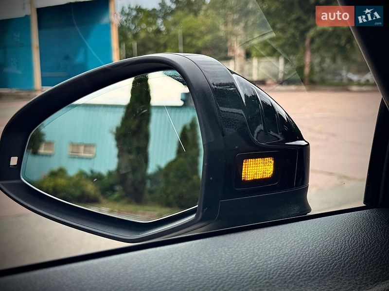 Седан Audi A4 2017 в Киеве