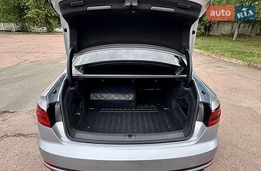 Седан Audi A4 2017 в Киеве