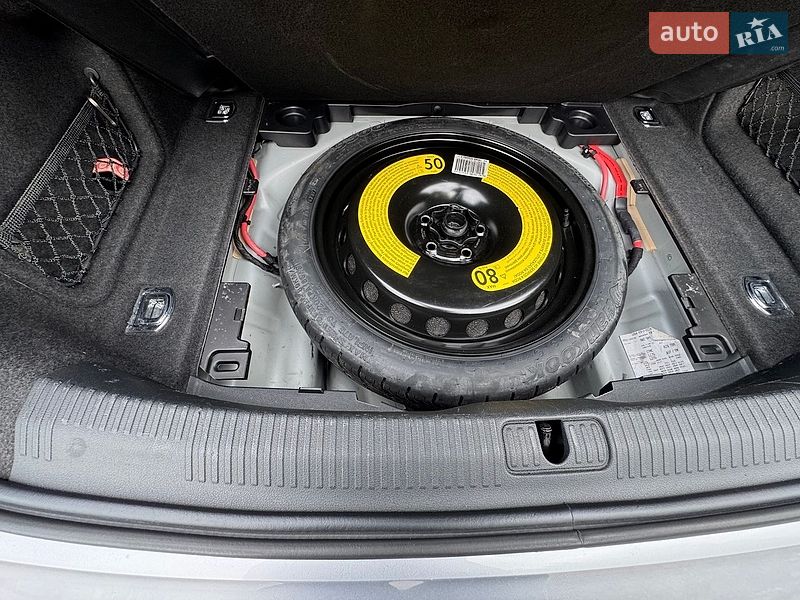 Седан Audi A4 2017 в Киеве