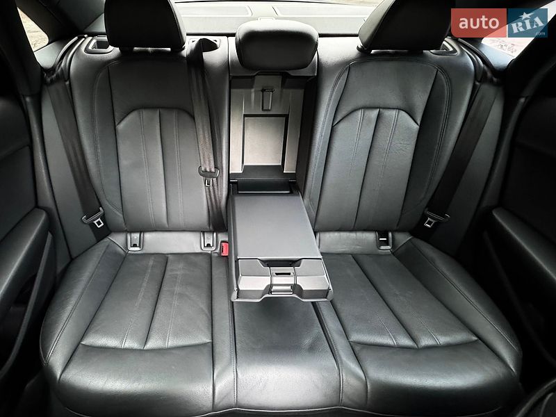 Седан Audi A4 2017 в Киеве