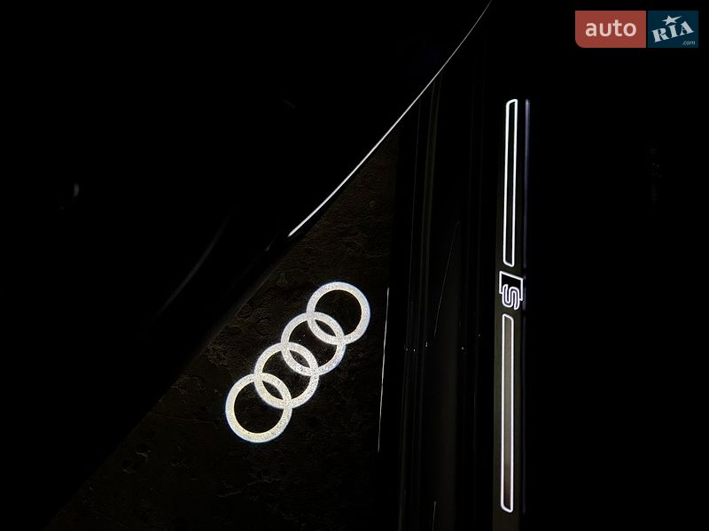 Седан Audi A4 2017 в Киеве