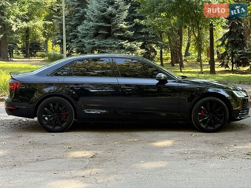 Седан Audi A4 2017 в Кривому Розі