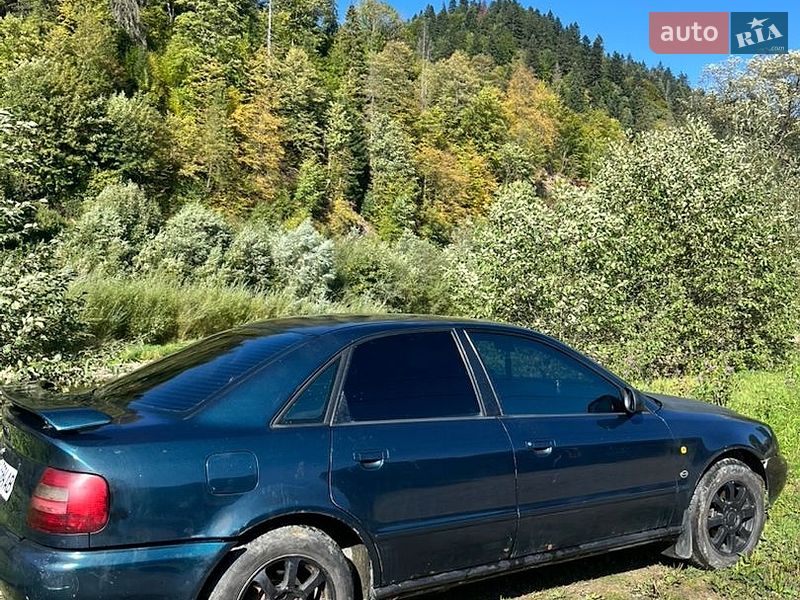 Седан Audi A4 1995 в Яремчі