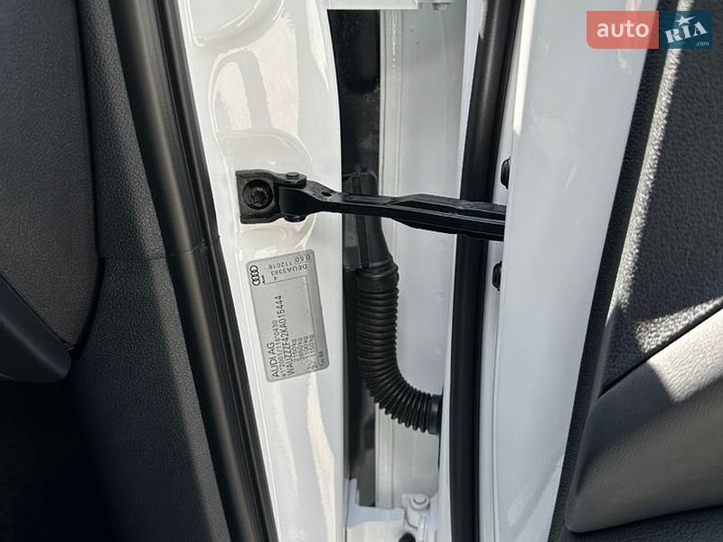 Універсал Audi A4 2018 в Ямполі