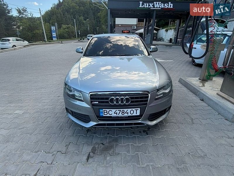 Седан Audi A4 2008 в Сходнице