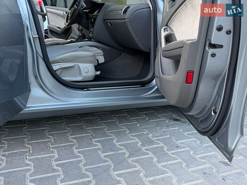 Седан Audi A4 2008 в Сходнице