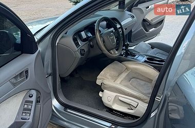 Седан Audi A4 2008 в Сходнице