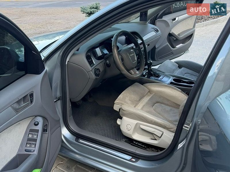 Седан Audi A4 2008 в Сходнице