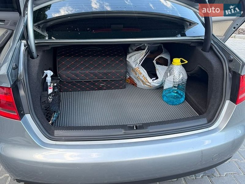 Седан Audi A4 2008 в Сходнице
