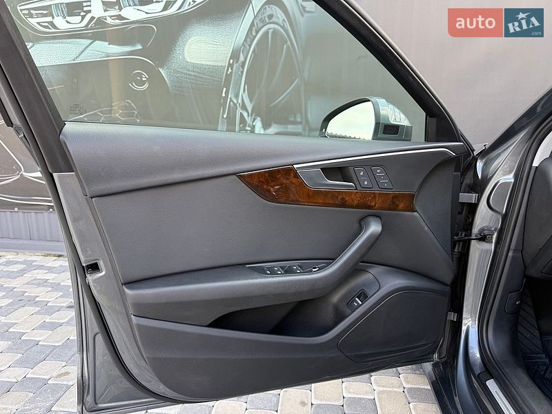 Седан Audi A4 2019 в Львове