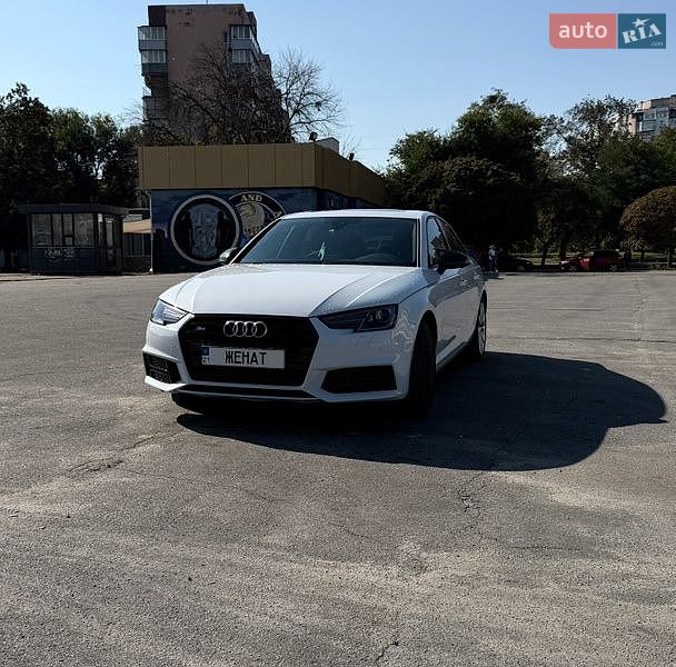 Audi A4 2017 Audi A4 2017