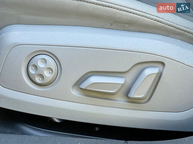 Седан Audi A4 2020 в Киеве
