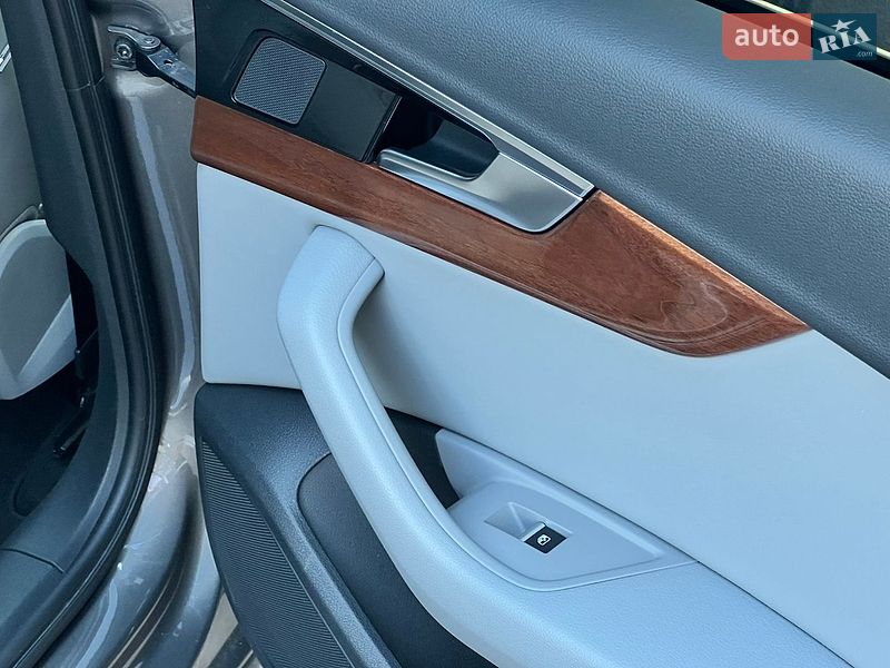 Седан Audi A4 2020 в Киеве