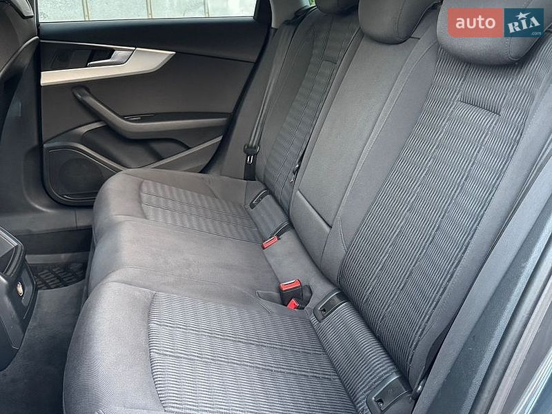 Універсал Audi A4 2016 в Дрогобичі