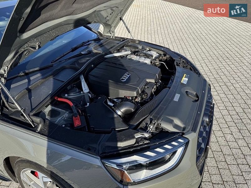Седан Audi A4 2023 в Львові