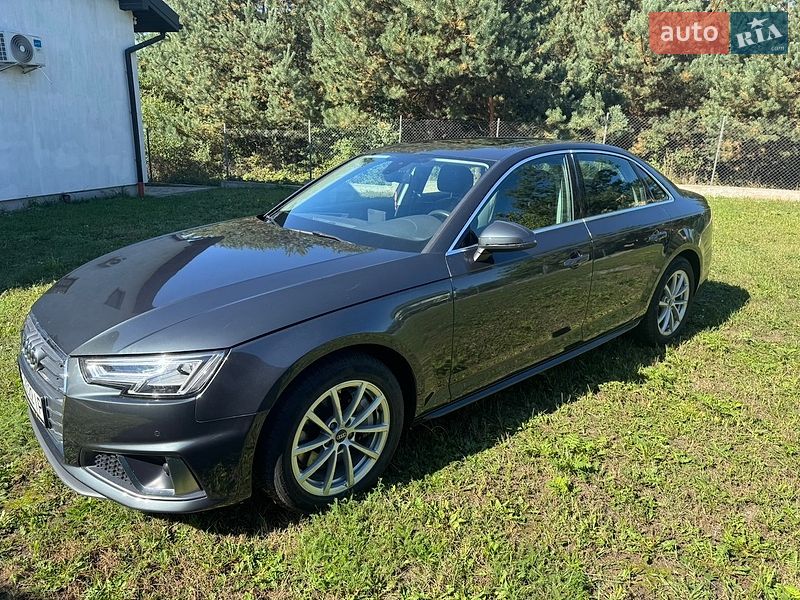 Седан Audi A4 2018 в Львові