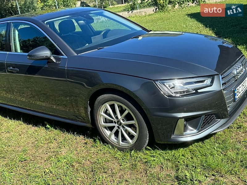 Седан Audi A4 2018 в Львові