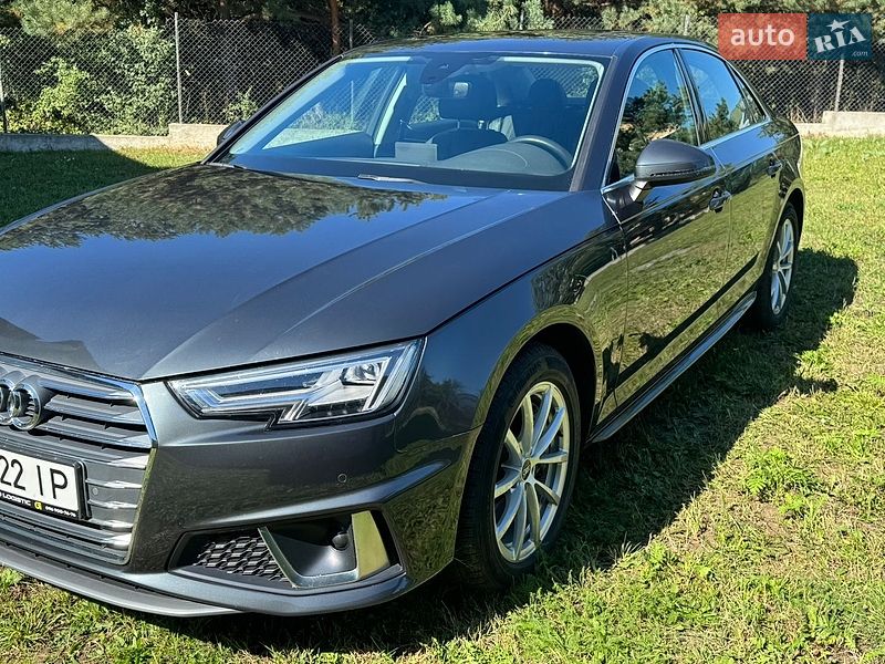 Седан Audi A4 2018 в Львові