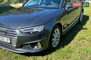 Седан Audi A4 2018 в Львові