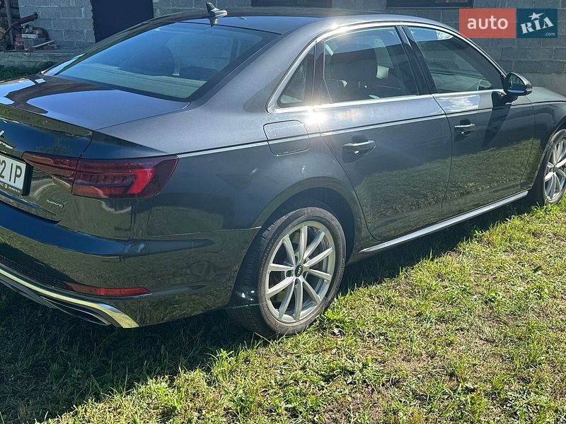 Седан Audi A4 2018 в Львові