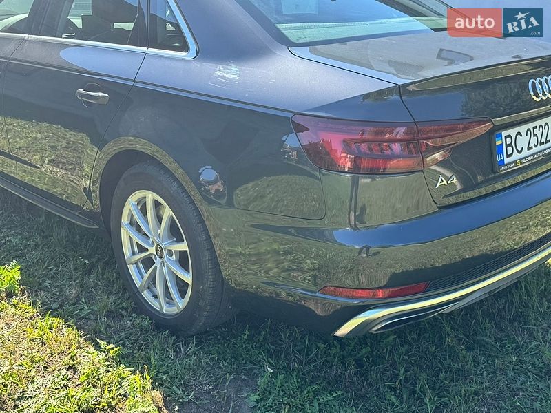 Седан Audi A4 2018 в Львові