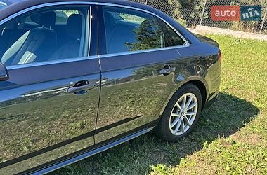 Седан Audi A4 2018 в Львові