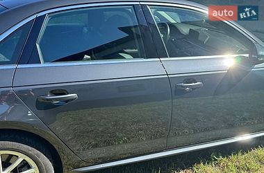 Седан Audi A4 2018 в Львові