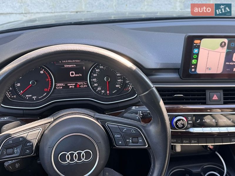 Седан Audi A4 2018 в Львові