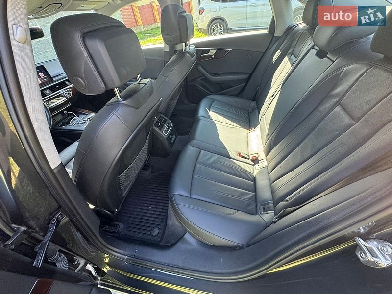 Седан Audi A4 2018 в Львові