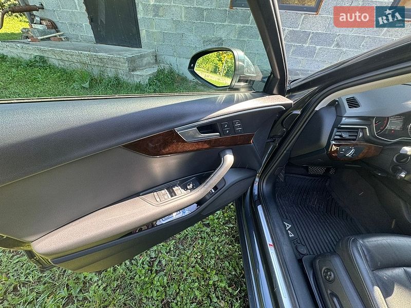 Седан Audi A4 2018 в Львові