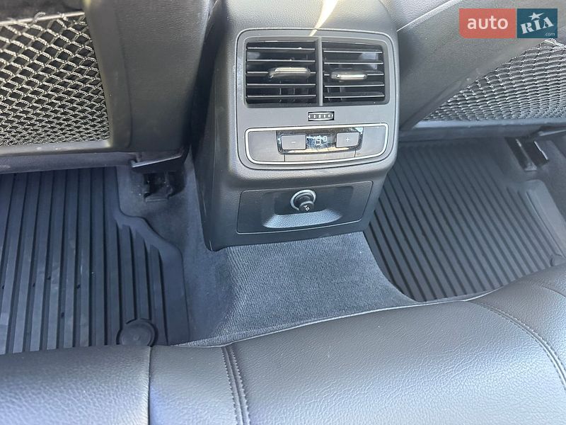 Седан Audi A4 2018 в Львові