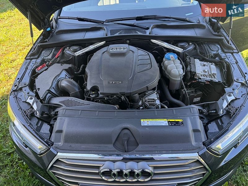 Седан Audi A4 2018 в Львові
