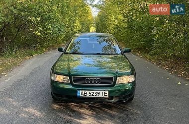 Седан Audi A4 1998 в Виннице